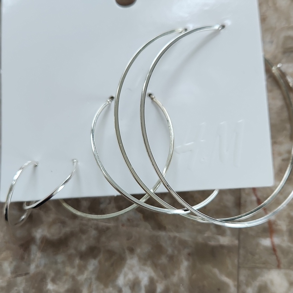 Elegant Gold and Silver Hoop Earrings Set - Picture 2 of 6